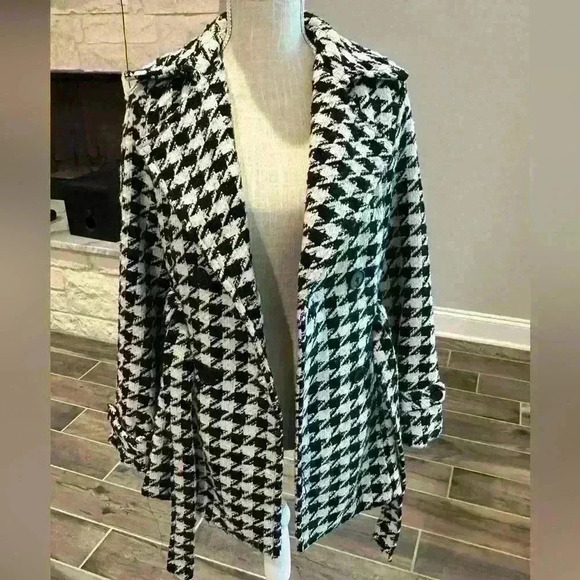Jou Jou Jackets & Blazers - JouJou- Long black and white coat - Large